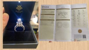 cầm nhẫn kim cương