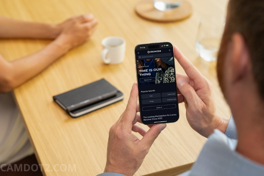 Tham khảo giá thị trường để biết cách thương lượng với tiệm cầm đồ 